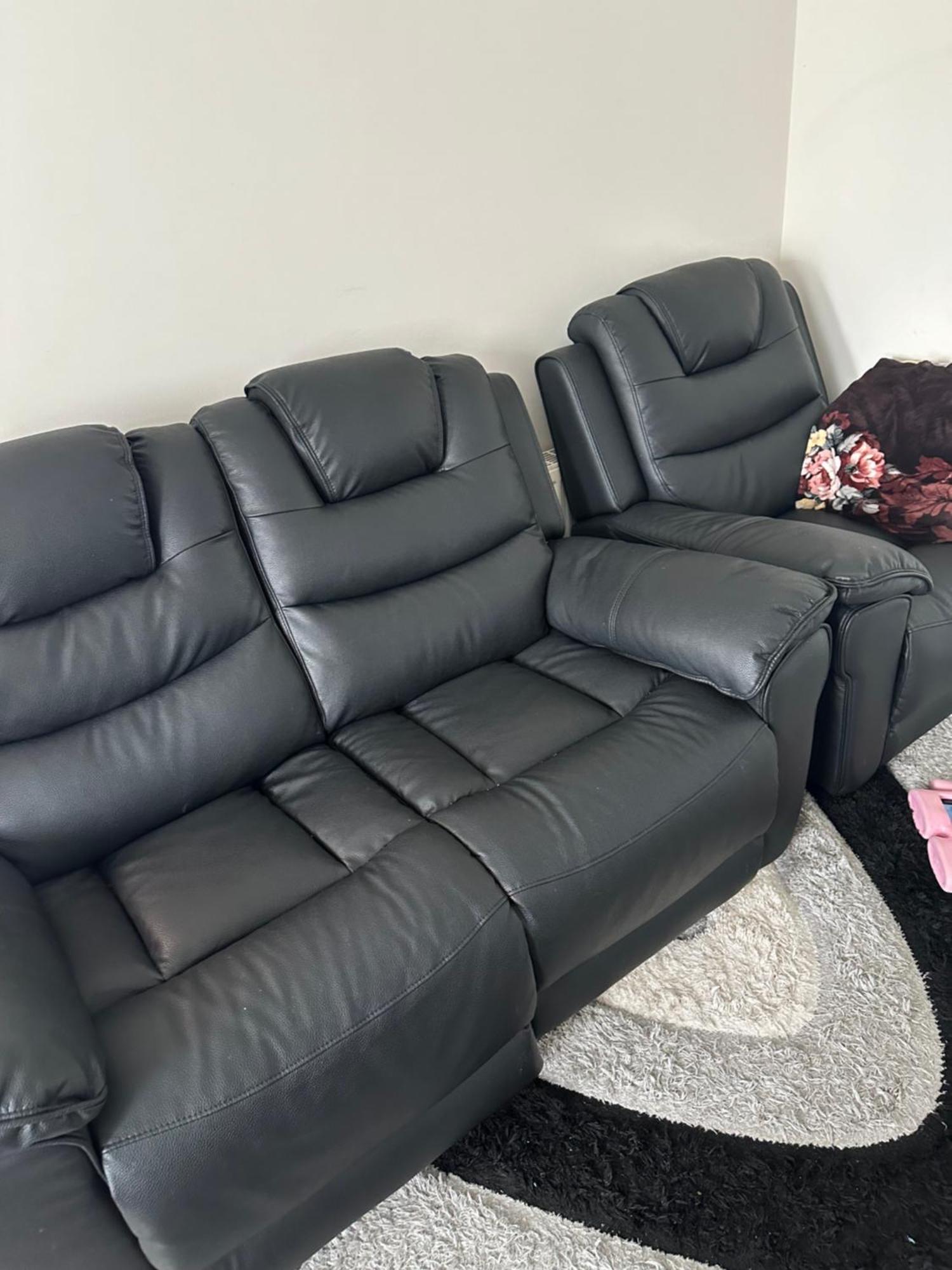 Redon Esaj Apartament *